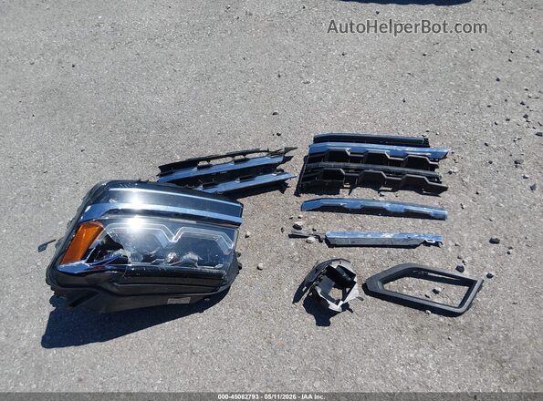 1V2KR2CA7JC515641 2018 VOLKSWAGEN ATLAS Silver 