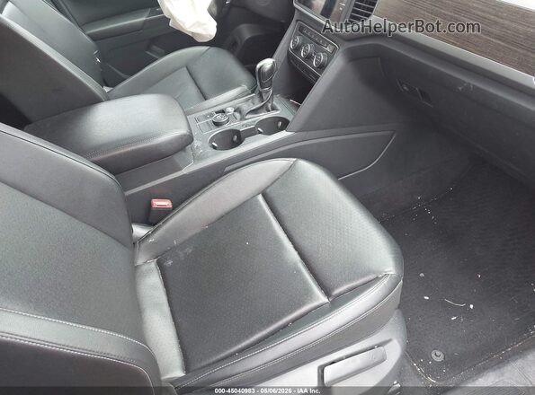 1V2LR2CA0JC509250 2018 VOLKSWAGEN ATLAS White წინა სალონის ხედი