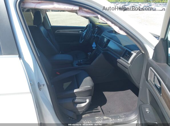 1V2LR2CA1JC581722 2018 VOLKSWAGEN ATLAS White Front interior view