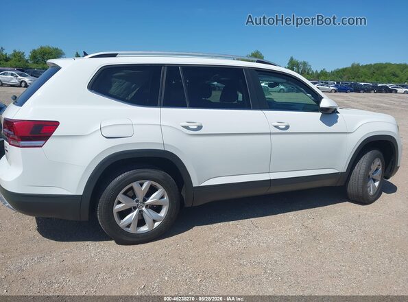 1V2LR2CA1JC581722 2018 VOLKSWAGEN ATLAS White Rear interior view