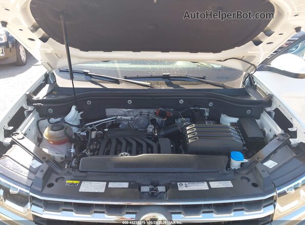 1V2LR2CA1JC581722 2018 VOLKSWAGEN ATLAS White Rear view