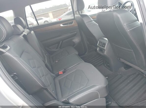 1V2LR2CA4RC520652 2024 VOLKSWAGEN ATLAS Silver Widok naklejki z numerem VIN