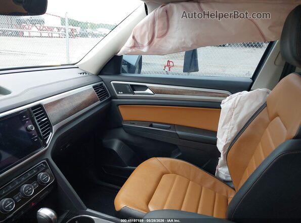 1V2NR2CA2JC561889 2018 VOLKSWAGEN ATLAS Gray Vista interior delantera