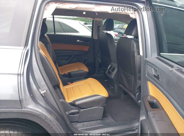 1V2NR2CA2JC561889 2018 VOLKSWAGEN ATLAS Gray Vista de la etiqueta del VIN