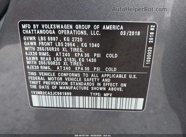 1V2NR2CA2JC561889 2018 VOLKSWAGEN ATLAS Gray Vista del compartimento del motor