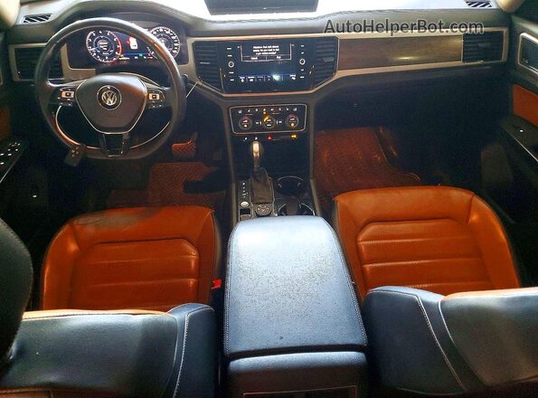 1V2NR2CAXJC588340 2018 VOLKSWAGEN ATLAS Черный 