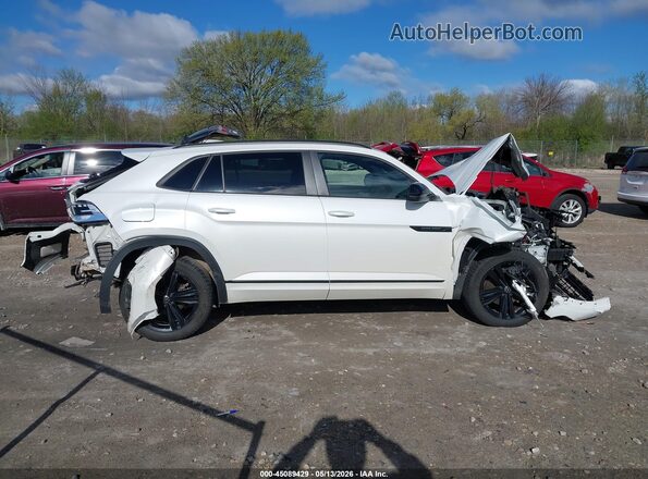 1V2SC2CA5PC201139 2023 VOLKSWAGEN ATLAS White 360 interior view