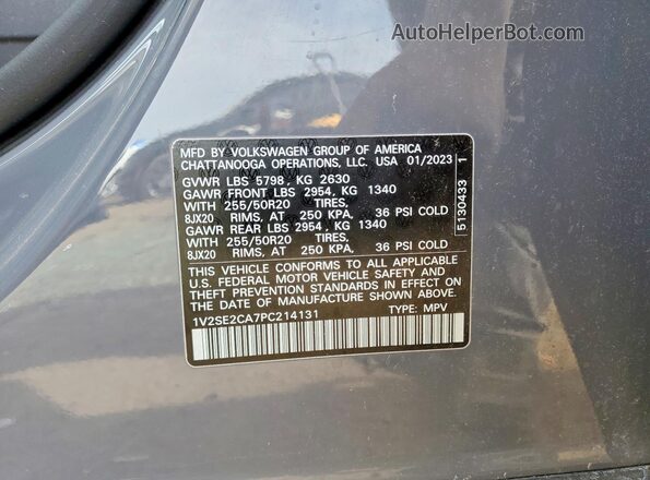 1V2SE2CA7PC214131 2023 VOLKSWAGEN ATLAS Серый Вид наклейки с VIN-кодом