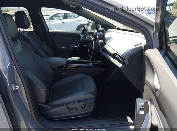 1V2VMPE87PC050161 2023 VOLKSWAGEN ID.4 Серый Вид салона спереди
