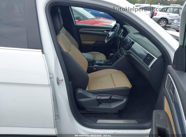1V2WE2CA6PC200626 2023 VOLKSWAGEN ATLAS Белый Вид салона спереди