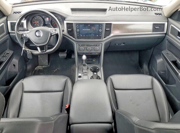 1V2WP2CA7KC618535 2019 VOLKSWAGEN ATLAS Silver Dashboard view