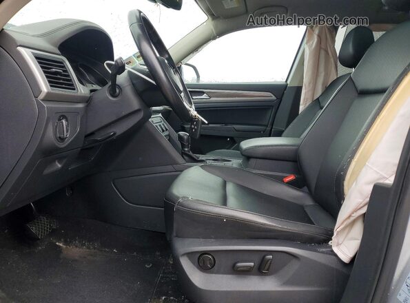 1V2WP2CA7KC618535 2019 VOLKSWAGEN ATLAS Silver Front interior view