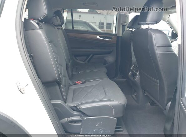 1V2WR2CA6RC507656 2024 VOLKSWAGEN ATLAS White Widok naklejki z numerem VIN
