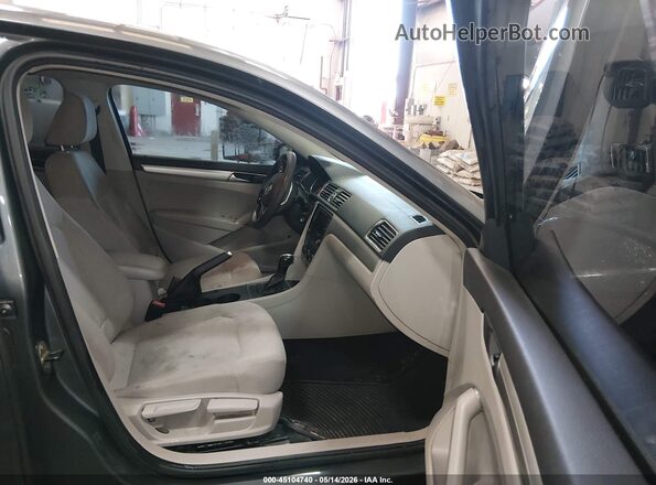 1VWAT7A37GC045164 2016 VOLKSWAGEN PASSAT Gray 
