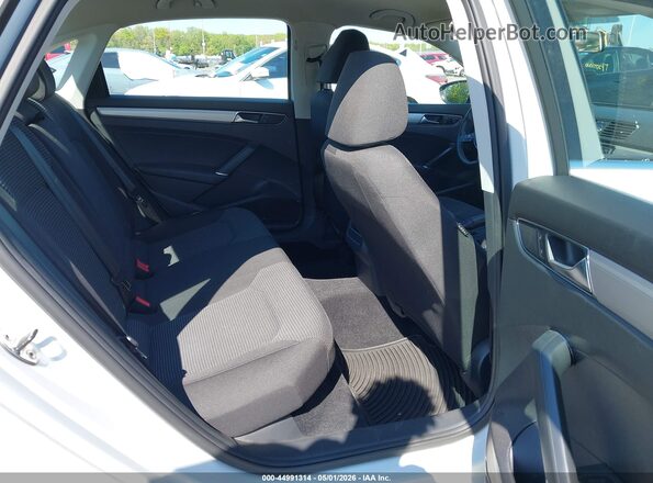 1VWAT7A39HC024916 2017 VOLKSWAGEN PASSAT Белый Вид наклейки с VIN-кодом