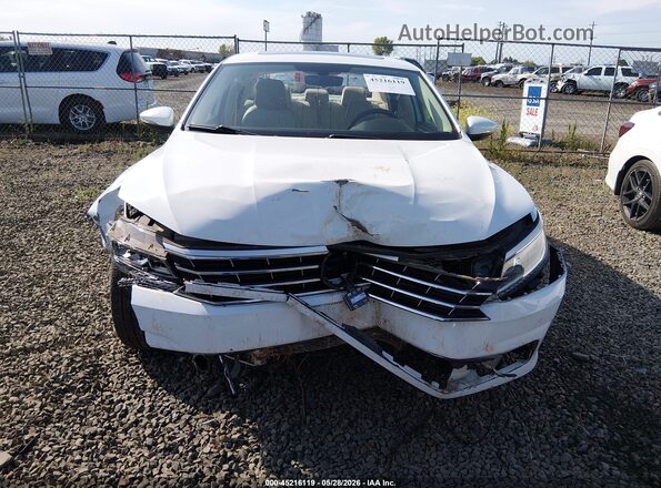 1VWBA7A30JC026439 2018 VOLKSWAGEN PASSAT White Widok wnętrza z tyłu