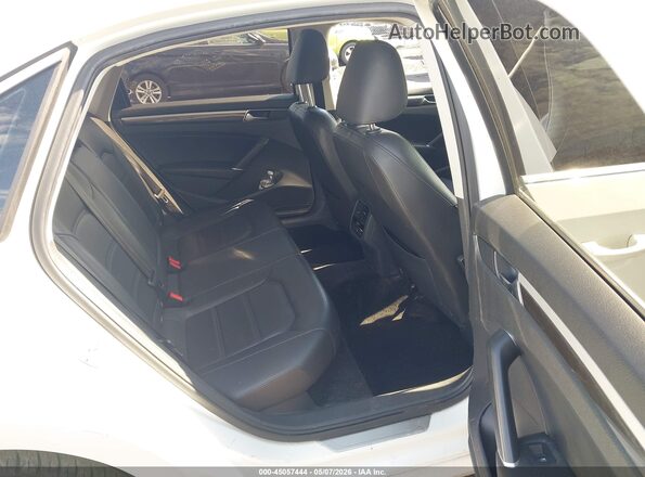1VWBA7A36JC042712 2018 VOLKSWAGEN PASSAT White VIN կոդի պիտակի տեսք