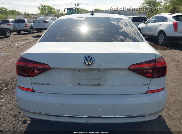 1VWBA7A36JC042712 2018 VOLKSWAGEN PASSAT White 
