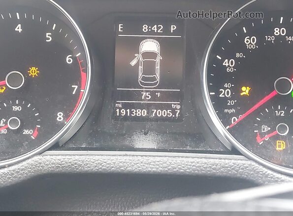 1VWBT7A33HC081620 2017 VOLKSWAGEN PASSAT Silver 