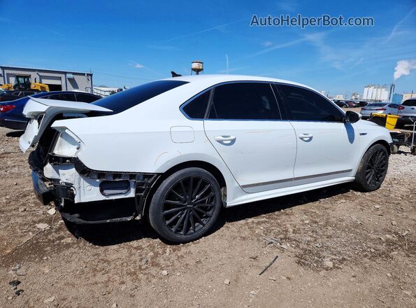 1VWDT7A33HC052627 2017 VOLKSWAGEN PASSAT White 