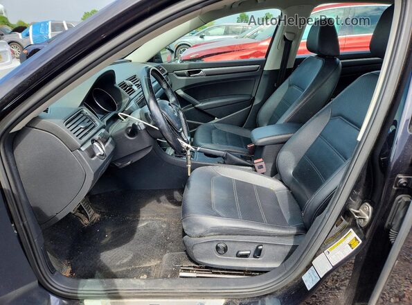 1VWDT7A35HC045520 2017 VOLKSWAGEN PASSAT Black 