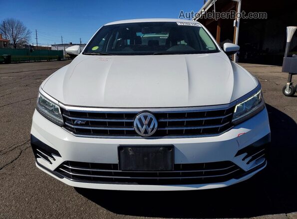 1VWDT7A36HC043520 2017 VOLKSWAGEN PASSAT White Widok z przodu