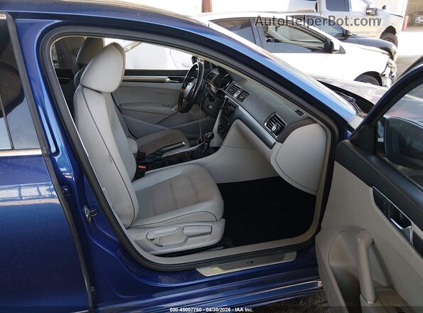 1VWDT7A37HC061198 2017 VOLKSWAGEN PASSAT Blue 