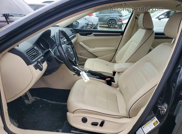 1VWDT7A37HC062934 2017 VOLKSWAGEN PASSAT Black წინა სალონის ხედი