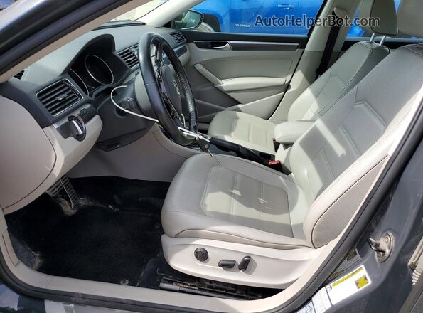 1VWDT7A37HC063291 2017 VOLKSWAGEN PASSAT Charcoal Widok wnętrza z przodu
