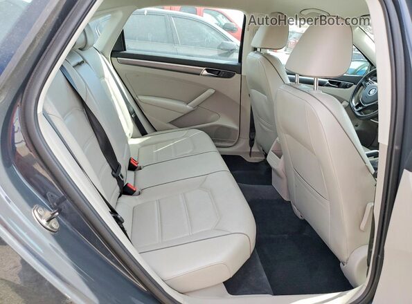 1VWDT7A37HC063291 2017 VOLKSWAGEN PASSAT Charcoal Widok tylnych siedzeń