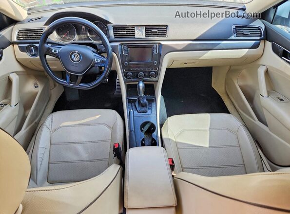 1VWDT7A37HC086330 2017 VOLKSWAGEN PASSAT White Vista del salpicadero
