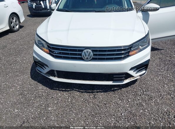 1VWDT7A38HC049593 2017 VOLKSWAGEN PASSAT White 