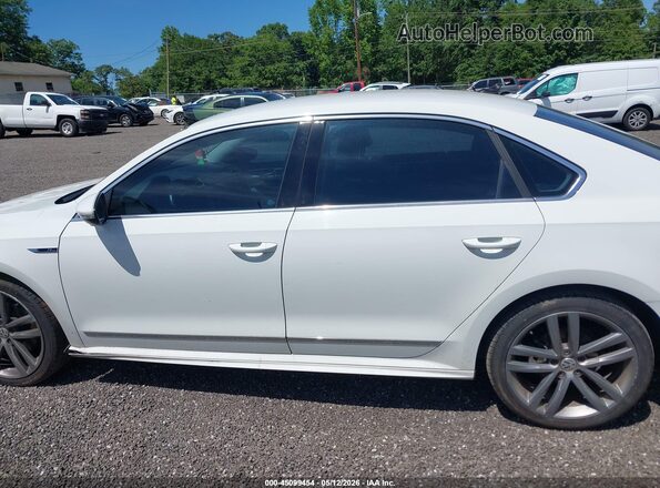 1VWDT7A38HC049593 2017 VOLKSWAGEN PASSAT White 