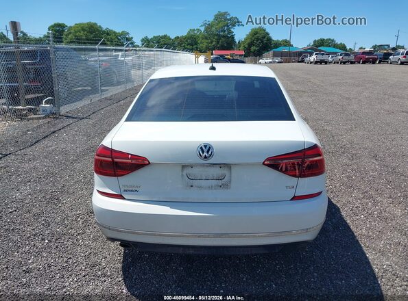 1VWDT7A38HC049593 2017 VOLKSWAGEN PASSAT White 