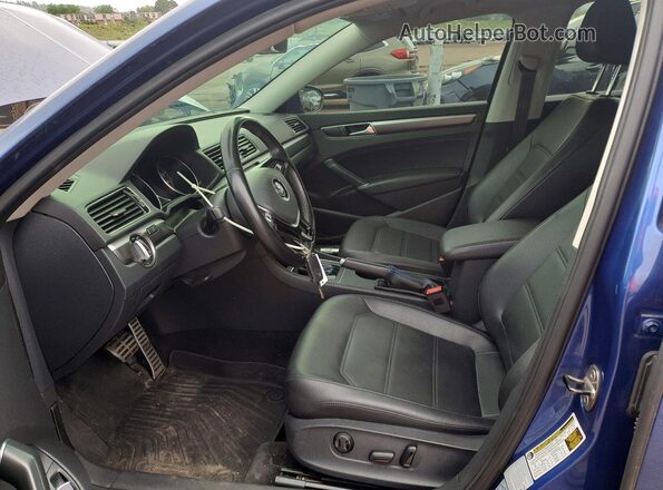 1VWDT7A38HC073022 2017 VOLKSWAGEN PASSAT Blue 