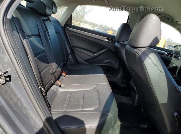 1VWDT7A38HC084876 2017 VOLKSWAGEN PASSAT Gray 