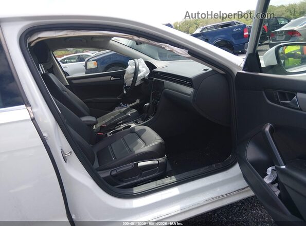 1VWSA7A34MC014654 2021 VOLKSWAGEN PASSAT White Front interior view