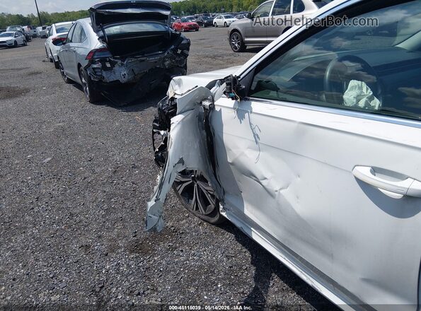 1VWSA7A34MC014654 2021 VOLKSWAGEN PASSAT White Front view