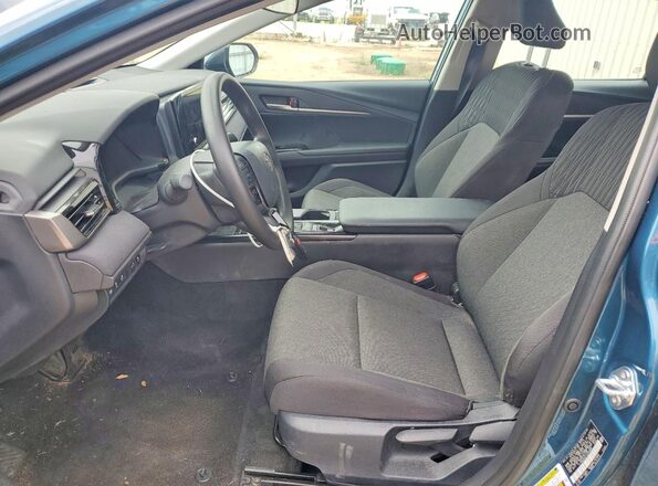 4T1DAACK2TU256988 2026 TOYOTA LE Teal Widok wnętrza z przodu
