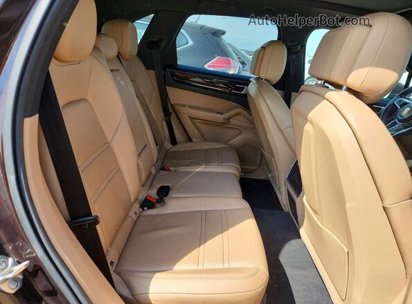 WP1AA2AYXKDA04052 2019 PORSCHE CAYENNE Burgundy უკანა სალონის ხედი