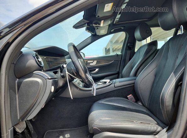 WDDZF8EBXLA732266 2020 MERCEDES-BENZ E Black Vista del salpicadero