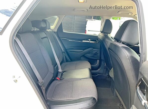 KNDEU2AA8M7105850 2021 KIA SELTOS Белый 