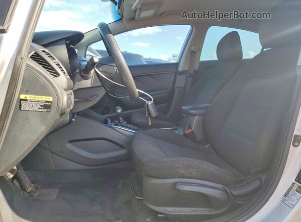 3KPFK4A7XHE156993 2017 KIA FORTE Silver 