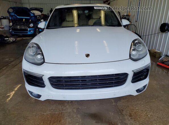 WP1AA2A22JKA07176 2018 PORSCHE CAYENNE White Vista trasera