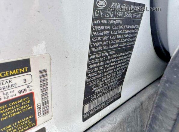 SALGR2FK6HA329227 2017 LAND ROVER RANGE ROVER White Widok tylnych siedzeń