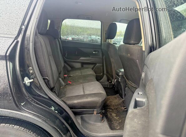 JA4AD2A3XJZ008823 2018 MITSUBISHI OUTLANDER Black Вид ззаду