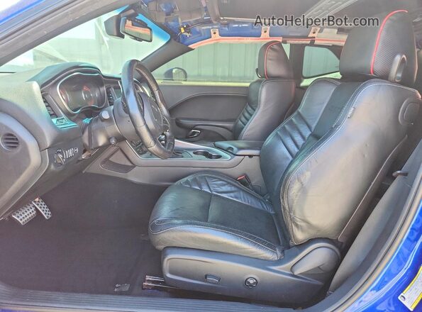 2C3CDZBT5JH205019 2018 DODGE CHALLENGER Blue წინა სალონის ხედი