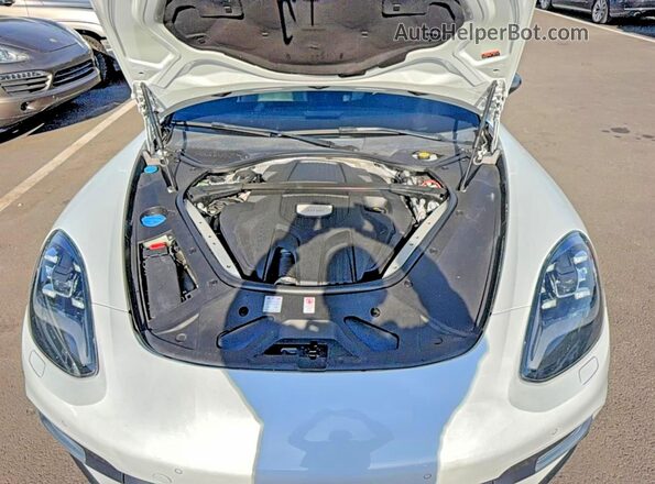 WP0AA2A71HL103883 2017 PORSCHE PANAMERA White Widok deski rozdzielczej