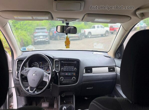 JA4AZ3A34GZ037976 2016 MITSUBISHI OUTLANDER White 