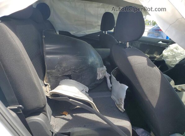 3VV1B7AX8LM154610 2020 VOLKSWAGEN TIGUAN White Vista del compartimento del motor